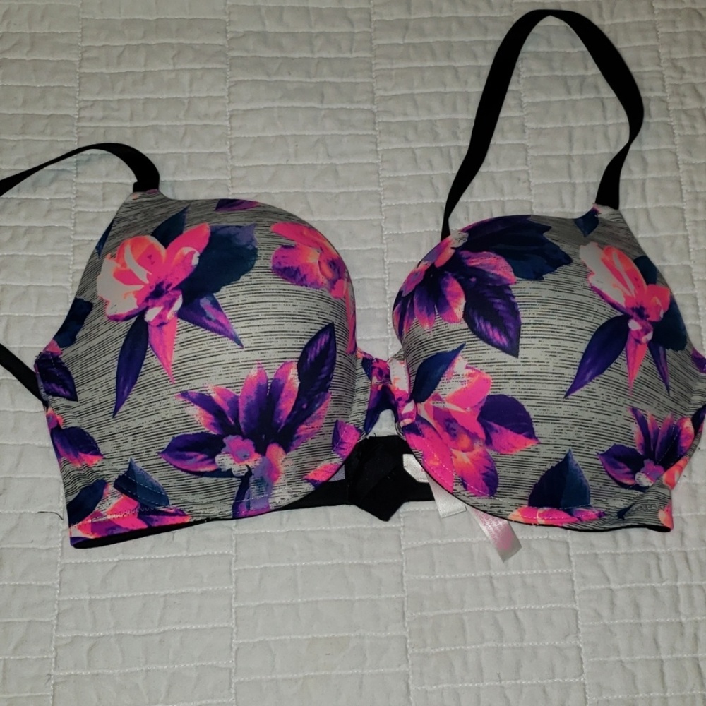 Bras - Picture 5 of 5